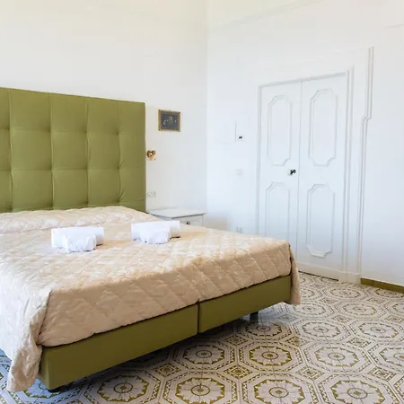 Torre Elisabetta Gæstehus 4*